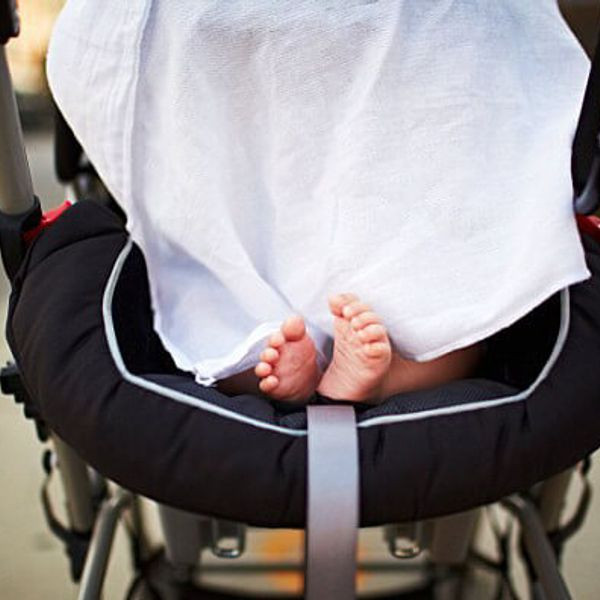 Có thể thấy, nhiệt độ trong xe sau khi dùng khăn che trong 1 giờ có sự chênh lệch rất lớn. Đáng nói, thử nghiệm được thực hiện trong điều kiện nhiều gió. Nếu không gian lặng gió, kết quả nhận về còn có sự chênh lệch lớn hơn nhiều.