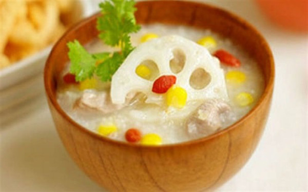 Nhìn chung, củ sen 7 lỗ ăn không có độ giòn nên thích hợp để nấu canh, hầm lấy nước dùng.