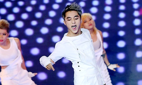 Son Tung dot chay The Remix voi Khuon mat dang thuong