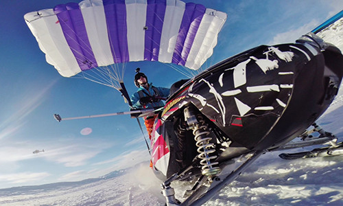 Kinh ngac voi kha nang bay cua mo to truot tuyet