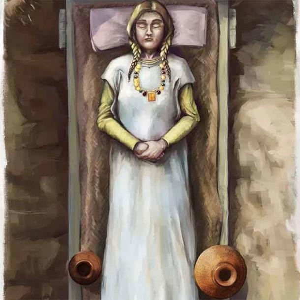 Báu vật được giới khảo cổ quan tâm nhất là chiếc vòng cổ được chôn cất cùng người phụ nữ. Cổ vật này gồm 30 mặt và hạt làm từ vàng, ngọc hồng lựu, thủy tinh và đá bán quý treo cạnh nhau cùng những đồng xu La Mã.