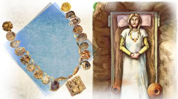 Ngoài vòng cổ quý hiếm trên, các chuyên gia còn tìm thấy một cây thánh giá bằng bạc tương đối lớn, 2 hũ gốm trang trí và một đĩa đồng nông.