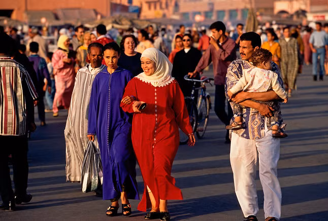 Phần lớn dân số ở đất nước Morocco là người Berber. Theo đó, họ có niên lịch đặc biệt mang tên Berber. Theo loại lịch này, người dân đang sống ở năm 2972. Điều này có nghĩa họ đang "sống trước" thế giới 950 năm.