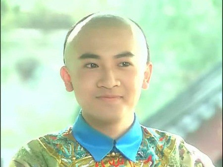 Tây Lâm Giác La thị có xuất thân trâm anh thế phiệt khi sinh ra trong gia đình thuộc Tương Lam Kỳ (một kỳ trong chế độ Bát Kỳ của Thanh triều). Đến tháng 10, hôn lễ của Vĩnh Kỳ và Tây Lâm Giác La thị được cử hành long trọng.