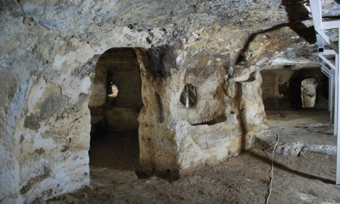 Cũng trong tháng 4/2022, các nhà khảo cổ Thổ Nhĩ Kỳ phát hiện một thành phố khổng lồ dưới lòng đất và tin rằng đây có thể là thành phố ngầm lớn nhất thế giới sau khi khai quật đầy đủ. Thành phố ngầm này được sử dụng liên tục suốt 1.900 năm và có sức chứa khoảng 60.000 - 70.000 người.