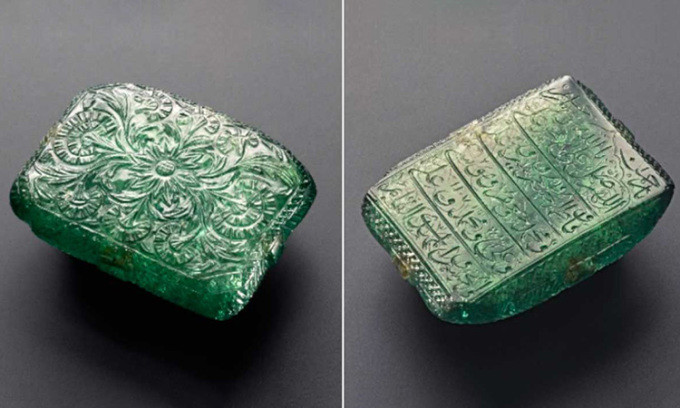 Được chế tác từ năm 1695, ngọc lục bảo Mughal được coi là viên ngọc lục bảo chạm khắc lớn nhất thế giới. Trên thế giới có rất ít viên lớn hơn hoặc giá trị hơn ngọc lục bảo Mughal.