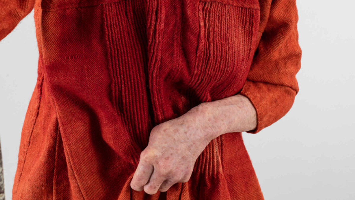 Nhóm nghiên cứu cho rằng, những người được chôn cất trong sân nhà thờ đều thuộc về gia đình khá giàu có. Bà Tora qua đời khi hoảng 65 tuổi nên ông Grav và các đồng nghiệp tin rằng bà có cuộc sống tốt nên có thể sống thọ như vậy.