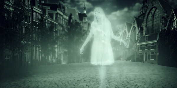 Theo quan niệm này, sau khi con người qua đời, linh hồn sẽ rời khỏi thể xác và sang thế giới bên kia. Thế giới đó thường được mô tả là vùng đất của các vị thần ngự trị. Tại đây, linh hồn người quá cố sẽ có cuộc sống bình yên, hạnh phúc.