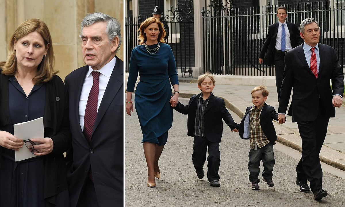 Về tình trường, ông Brown chấm dứt cuộc sống độc thân khi kết hôn ở tuổi 50. Ông kết hôn với Sarah Macaulay vào ngày 3/8/2000. Cặp đôi yêu nhau 6 năm trước khi tiến tới hôn nhân. Sau kết hôn, vợ chồng ông có với nhau 3 người con.