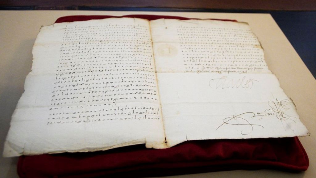 Sau 6 tháng nghiên cứu, các chuyên gia ở phòng thí nghiệm Loria, Pháp đã giải mã thành công mật mã 500 tuổi trong bức thư của hoàng đế La Mã Charles V kiêm nhà vua Tây Ban Nha. Theo sử sách, ông cai trị vương quốc khổng lồ bao gồm phần lớn phía tây châu Âu và châu Mỹ trong thời gian hơn 40 năm.