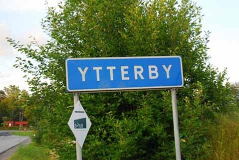 Nhờ vậy, ngôi làng nhỏ bé Ytterby nằm trên đảo Resarö của Thụy Sĩ trở thành một trong những địa điểm nghiên cứu hấp dẫn hàng đầu của giới khoa học.