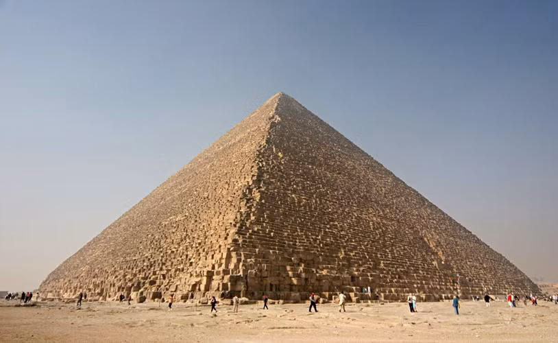 Đại Kim tự tháp Giza là công trình duy nhất trong 7 kỳ quan thế giới cổ đại còn tồn tại đến ngày nay.