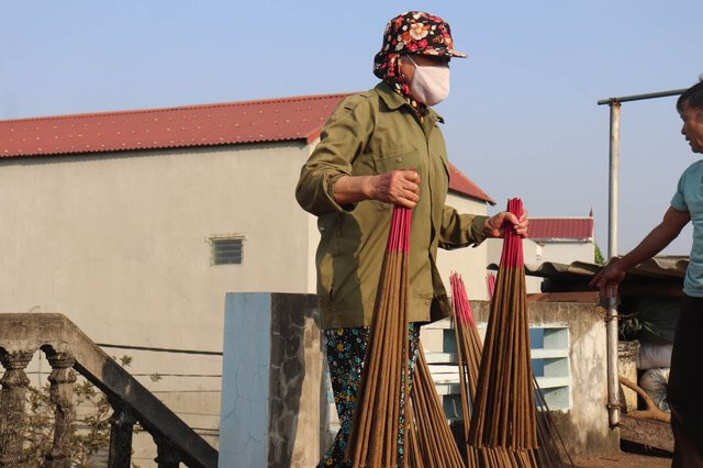 Cuối năm thăm làng nghề hương nổi tiếng bậc nhất xứ Thanh - Hình 4 Cuoi nam tham lang nghe huong noi tieng bac nhat xu Thanh-Hinh-4