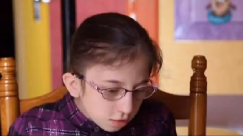 Kaede Uber khiến dư luận kinh ngạc hơn khi đưa ra nhiều dự đoán chính xác. Trong số này có việc cô bé tiên đoán tình trạng tấn công khủng bố tràn lan ở châu Âu và việc ông Vladimir Putin trở thành Tổng thống vĩ đại của nước Nga.