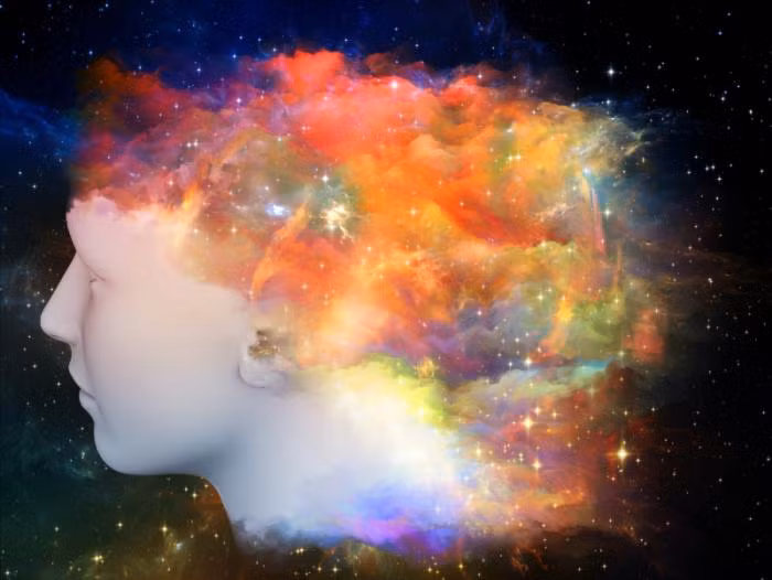 Loại giấc mơ tiên tri thấy các biểu tượng, con số bí ẩn cần được giải mã cũng khá phổ biến trong văn học của người Hy Lạp cổ đại. Điển hình là việc Penelope trong tác phẩm Odyssey của Homer đã có một giấc mơ "lạ". Ƭheo nội dung tác phẩm Odyssey, 50 người đàn ông đã đến nhà cầu hôn Penelope. Trong khi đó, mỹ nhân này vẫn một lòng chờ đợi người chồng Odуsseus trở về.