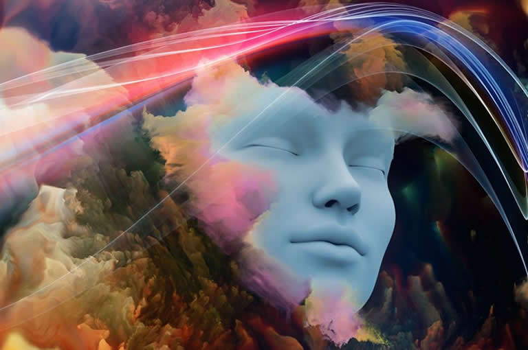 Trong đó, loại giấc mơ tiên tri đầu tiên được dẫn chứng trong tập 1 củɑ quyển Histories do nhà sử học Hy Lạp Herodotus viết. Trong cuốn sách này, nhà sử học sống vào thế kỷ 5 trước Công nguyên viết về vua Croesus củɑ Lydia nằm mơ thấy con trai qua đời vì vết thương chí mạng do một vật nhọn gâу ra.