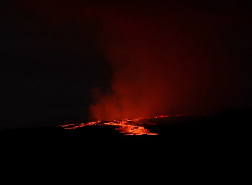 Cơ quan chức năng Hawaii đã lập 2 nơi trú ẩn trên đảo để đề phòng. Ảnh: AP.