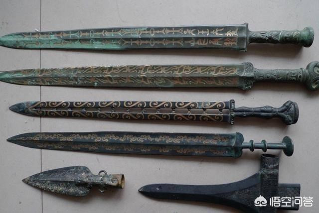 Hiện giới chuyên gia nỗ lực nghiên cứu các vũ khí được tìm thấy trong lăng mộ nhằm tìm hiểu cách thức người xưa chế tạo chúng để giải mã vì sao chúng không bị hoen gỉ như những vũ khí bằng đồng khác.