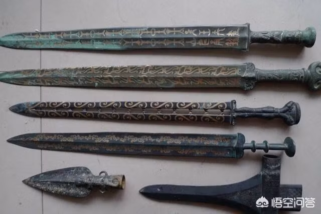 Hiện giới chuyên gia nỗ lực nghiên cứu các vũ khí được tìm thấy trong lăng mộ nhằm tìm hiểu cách thức người xưa chế tạo chúng để giải mã vì sao chúng không bị hoen gỉ như những vũ khí bằng đồng khác.