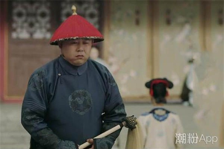 Trong số này có việc hoạn quan thường quấn khăn quanh eo. Sự thật đằng sau thói quan này của thái giam khiến nhiều người thương cảm.