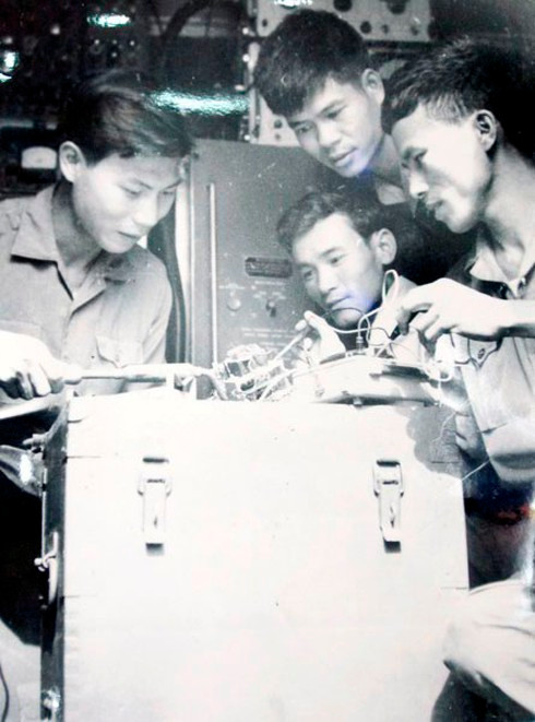 Bộ đội radar cải tiến kỹ thuật phục vụ các đơn vị phát hiện máy bay B-52, góp phần làm nên chiến thắng 12 ngày đêm năm 1972.