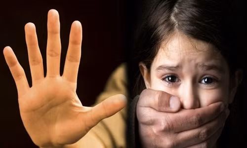 Thai Binh: Ga dan ong xong vao phong tam 