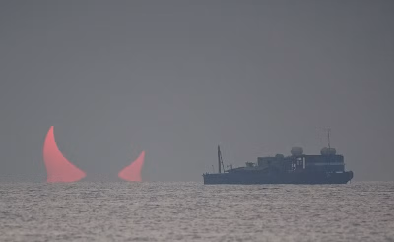 Chup canh binh minh, choang vang 