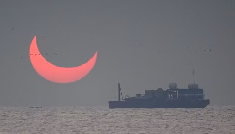 Chup canh binh minh, choang vang 