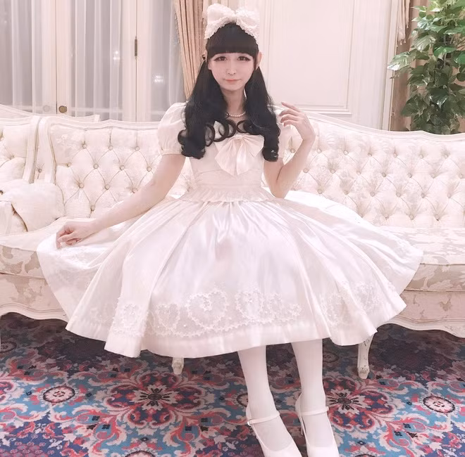 Choang vang nguoi dan ong 43 tuoi co nhan sac het nhu thieu nu doi muoi-Hinh-7