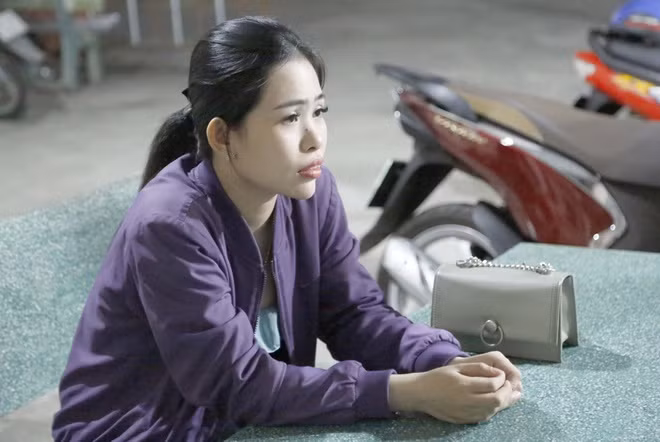 Pha duong day gai goi 'Nhom hoa hong Thu Dau Mot' va 'Hoi gai xinh'