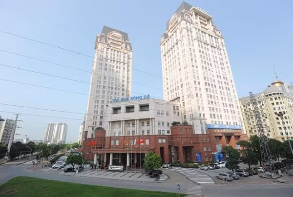 No khung, Tong cong ty Song Da bi Bo Tai chinh 