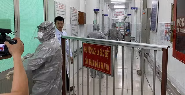 Benh nhan 10 tuoi nghi mac virus corona moi: BV Nhi noi gi?