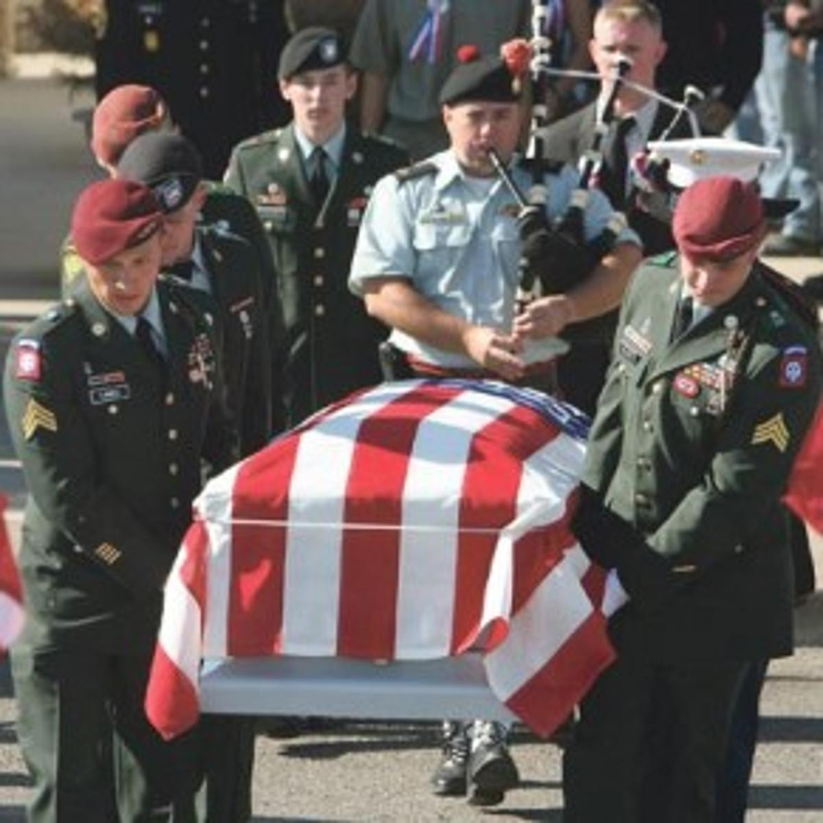 Đội cứu hộ sau đó đã không thể xác định vị trí của vụ tai nạn. Mãi đến năm 1999, hài cốt của Lauri Törni được tìm thấy và sau một thời gian xác định nhân thân thì được đưa về Mỹ và chôn cất vào ngày 26/06/2003 tại nghĩa trang quốc gia Arlington. Nguồn ảnh: TheArchive.