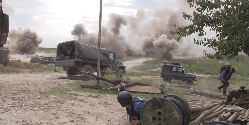 Được biết, UAV tuy không quá đắt nhưng Armenia và “Artsakh” không đủ kinh phí để mua sắm nhiều UAV hiện đại và hiệu quả từ nước ngoài. Như vậy, Armenia và lực lượng cộng hòa tự xưng đã phải bước vào một cuộc chiến không cân sức.