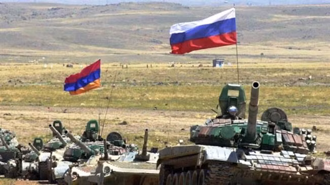 Thứ ba là Armenia không còn được Nga ủng hộ nhiều nữa. Nga vốn là chỗ dựa quan trọng của Armenia. Vừa rồi chính trường Armenia có nhiều biến động theo hướng dịch chuyển về phương Tây khiến Nga bớt mặn mà với Armenia.