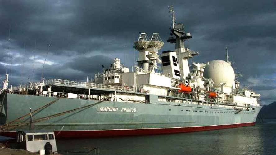 Dù không có chức năng thực hiện những nhiệm vụ chiến đấu, nhưng khi cần thiết thì con tàu vẫn có khả năng tự bảo vệ mình với việc được trang bị 6 pháo AK-630, TKB-12, cũng như tổ hợp tên lửa phòng không “Strela 2M”.