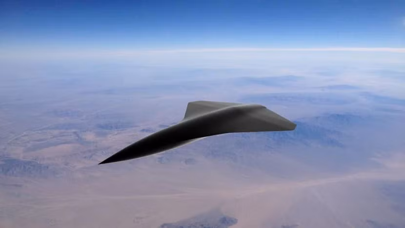 Bộ Quốc phòng Singapore đang đẩy mạnh kế hoạch chế tạo máy bay không người lái (UAV) siêu thanh với nhiều tính năng chiến đấu đáng gờm. Với tham vọng tạo ra những chiếc UAV có tốc độ siêu thanh có thể mang theo bom, dẫn đầu các tiêm kích trong các trận chiến. Kế hoạch này đang được tập đoàn Kelly Aerospace tích cực nghiên cứu và đầu tư.