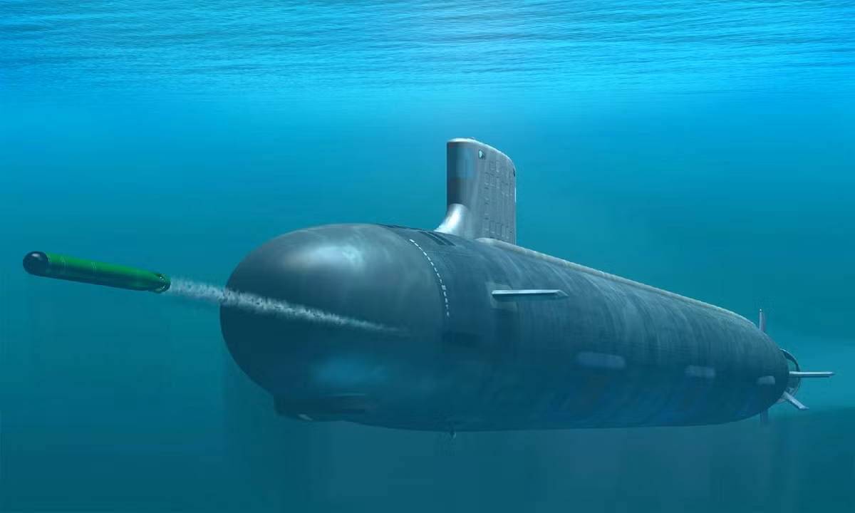 Một nhược điểm của kích thước nhỏ hơn này là Suffren mang ít vũ khí hơn. Các tàu ngầm tấn công chạy bằng năng lượng hạt nhân được ví như là một kẻ săn mồi đỉnh cao, những con tàu này có thể đánh chìm nhiều tàu chiến của đối phương cho đến khi chúng cạn kiệt ngư lôi.