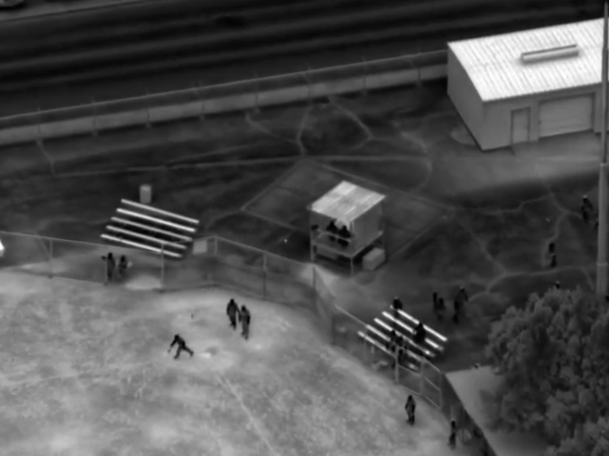 Các hệ thống hỗ trợ TCĐT, đặc biệt là trinh sát vệ tinh đáp ứng rất tốt xu hướng này. Năm 2011, trong chiến dịch tiêu diệt trùm khủng bố Osama bin Laden, Mỹ sử dụng các hình ảnh từ vệ tinh để xác định được chính xác khu nhà ở của đối tượng tại Pakistan, từ đó thực hiện tấn công chớp nhoáng, tiêu diệt trùm khủng bố trong thời gian ngắn mà không ảnh hưởng đến dân địa phương.