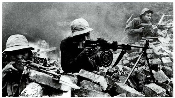 Về chiến thuật, lần đầu tiên Mỹ đối mặt với chiến thuật trận địa chốt, cụm chốt phòng ngự cơ động liên hoàn, khiến cho vũ khí và hoả lực hiện đại của quân Mỹ khi đó không đủ sức hoàn thành nhiệm vụ ở tầm xa. Vì vậy, quân Mỹ đành phải chấp nhận thiệt hại về người và vũ khí trang bị khi cố gắng tập trung lực lượng để đột phá trận địa của quân ta.