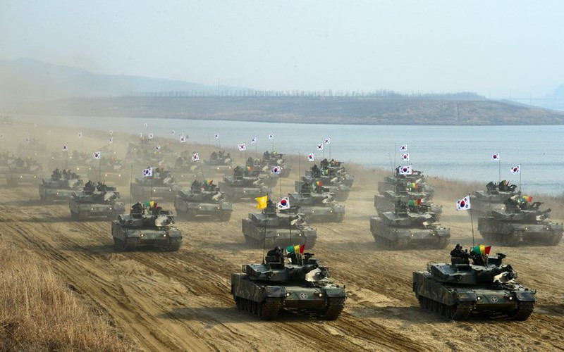 Những năm qua, giới lãnh đạo Hàn Quốc đang tích cực thực hiện chương trình xây dựng lực lượng vũ trang quốc gia. Các nhà chức trách dự định sẽ trang bị cho lực lượng mặt đất (Land Forces) của nước này xe tăng chiến đấu chủ lực K-2 "Báo đen" (Black Panther).