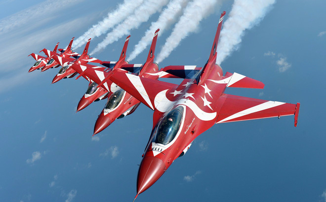 Còn vị trí địa lý của Indonesia thì bị phân chia thành nhiều vùng, quốc gia được mệnh danh là “xứ sở vạn đảo” và các vùng cách nhau rất xa. Còn Singapore thì do quốc gia này quá nhỏ nên phải thuê các căn cứ không quân ở Mỹ và Úc, vì vậy cũng cần sự hỗ trợ của máy bay tiếp dầu trên không. Nguồn ảnh: Flickr.