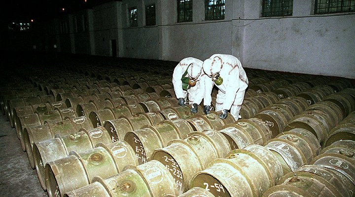 Chưa hết, Nga còn dùng tiền của Mỹ và NATO để xây dựng 49 cơ sở nghiên cứu mới, tuyển dụng 58.000 nhà khoa học hạt nhân, hóa học, sinh học,... vào các dự án hòa bình. Với những kết quả to lớn đó, chương trình Nunn – Lugar được đánh giá là đã cải thiện đáng kể môi trường an ninh toàn cầu, khi 80% lượng vũ khí hóa học của thế giới đã được tiêu hủy.