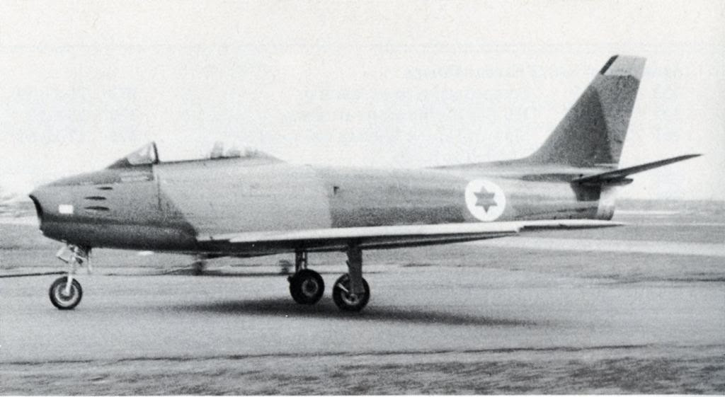 Tuy nhiên, đến cuối những năm 1950, Israel đã đảm bảo các mối quan hệ chuyển giao vũ khí với một số quốc gia, đáng chú ý nhất là Vương quốc Anh và Pháp. Mối quan hệ với Pháp cuối cùng đã dẫn đến việc chuyển giao các thiết bị quân sự công nghệ cao, bao gồm cả máy bay chiến đấu Mirage và cả hỗ trợ kỹ thuật đáng kể cho chương trình hạt nhân của Israel.