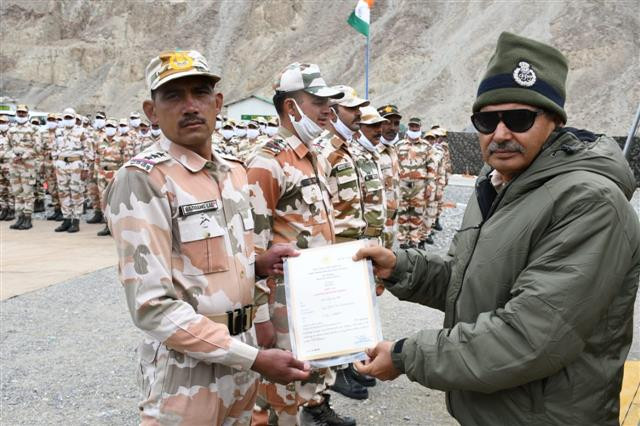 Hiện nay, Ấn Độ có gần 200.000 binh sĩ đóng quân ở các khu vực tranh chấp với Trung Quốc, gấp 15-20 lần quân số của lực lượng Trung Quốc. Ấn Độ đã chuẩn bị “đánh lâu dài” ở khu vực Doklam và không có dấu hiệu rút quân.