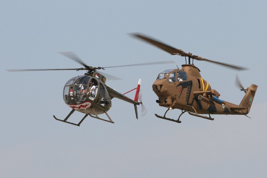 Quân đội Mỹ cũng thành lập các đội "sát thủ thợ săn" bằng cách sử dụng AH-1 bay cùng với trực thăng trinh sát OH-6A, một đội thường bao gồm một chiếc OH-6 bay chậm và thấp để tìm quân địch. Nếu OH-6 khai hỏa thì AH-1 Cobra có thể tấn công kẻ thù sau khi nó đã lộ diện.