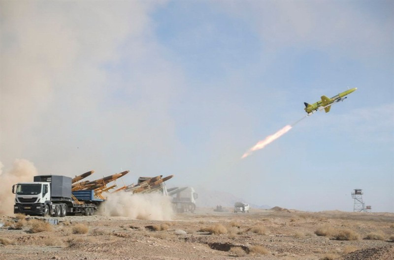 Qua các đoạn video cho thấy, ít nhất có một bệ phóng UAV tự sát cũng được ngụy trang theo cách này. Truyền thông Iran đưa tin IRGC dùng 16 tên lửa đạn đạo và 5 UAV tự sát trong diễn tập tấn công cơ sở hạt nhân của Israel.