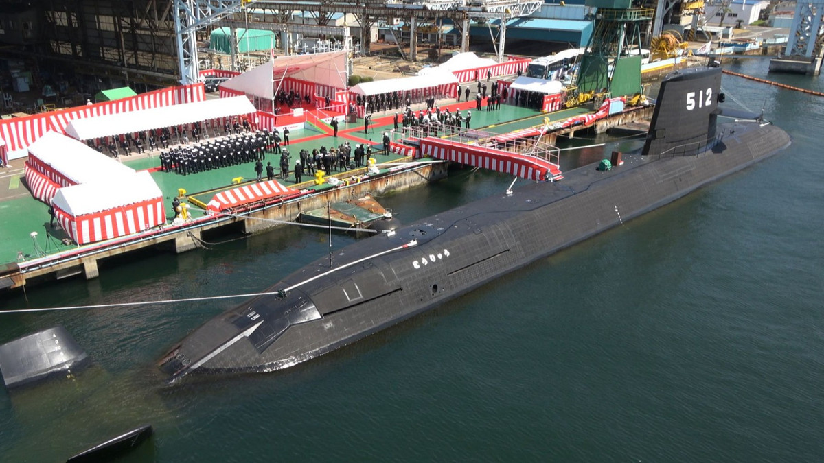 Giống như hai chiếc tàu ngầm cuối cùng thuộc lớp Soryu và Taigei trước đó, Hakugei sẽ được trang bị pin lithium-ion để làm nguồn điện. Nhật bản hiện là quốc gia duy nhất được biết là có tàu ngầm hoạt động sử dụng pin lithium-ion.