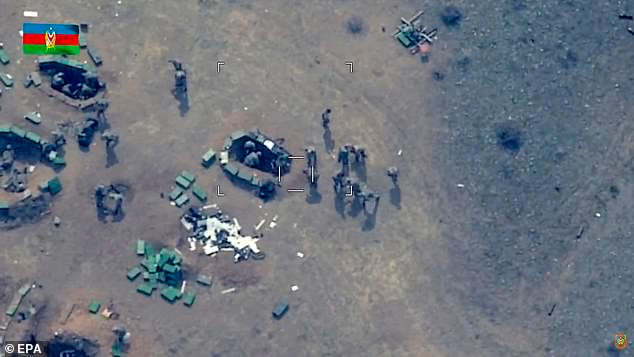 UAV lại yên tĩnh hơn các chiến đấu cơ, đồng thời có thể bay lơ lửng tại một khu vực tương đối dễ dàng. UAV có thể bay tương đối thấp để tránh sự phát hiện của radar. Nói một cách hình ảnh thì với lối đánh bằng UAV này, quân Azerbaijan ở trong bóng tối còn binh sĩ người Armenia ở chỗ sáng và trở thành “mồi ngon” cho đối phương.