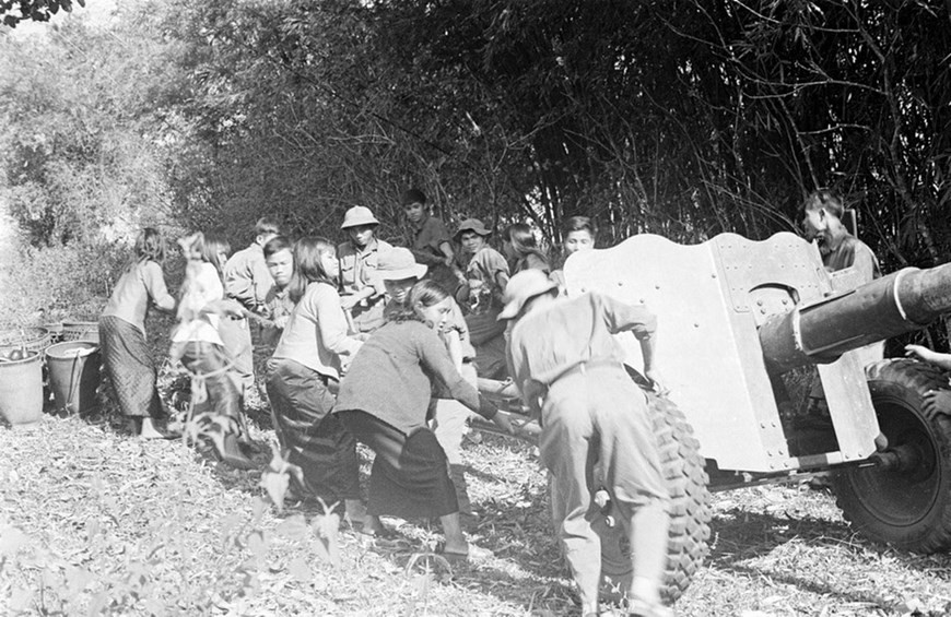 Cho đến nay, Merrill McPeek nói rằng ông vẫn ức tới nghẹn cổ và kết luận: Ông đã ủng hộ nhầm phe, nếu có thể được thì ngày ấy ông nên chiến đấu cùng đội ngũ với các chiến sỹ can trường, quả cảm ở bên phía Việt Nam.